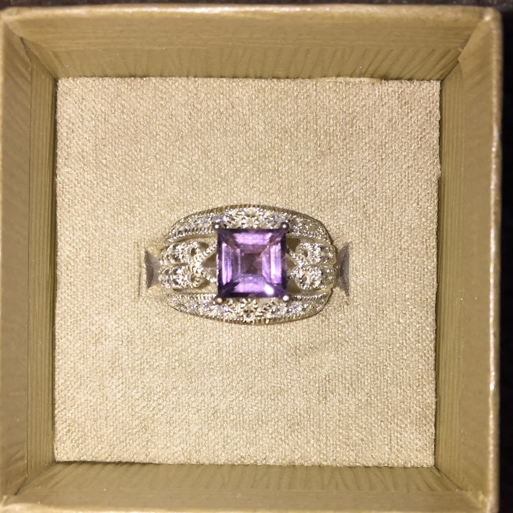 Good Costume Jewelry Ring
